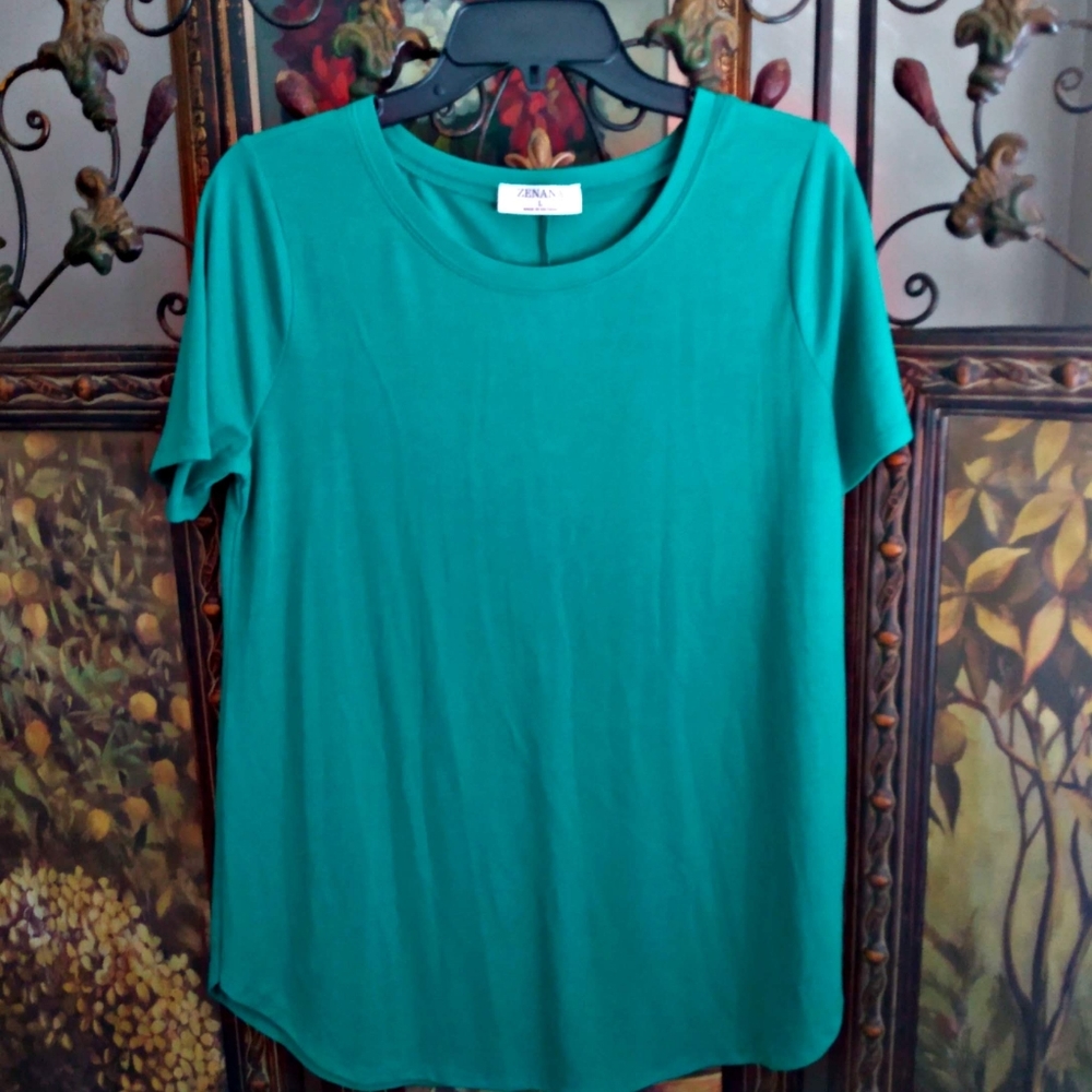 Nwot Large Zenana Outfitters Top